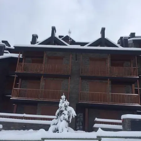 Frente Pistas De Esqui La Molina * La Molina (Girona)